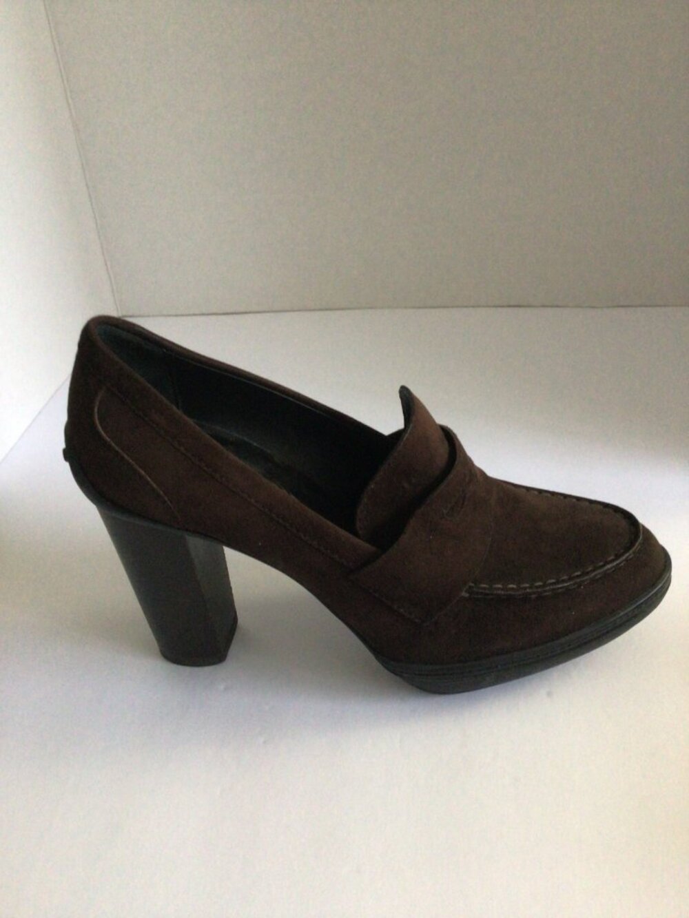 Tod’s Chocolate Brown Suede Loafer Style Platform Gommino Heel Pumps. EU 36/US 6